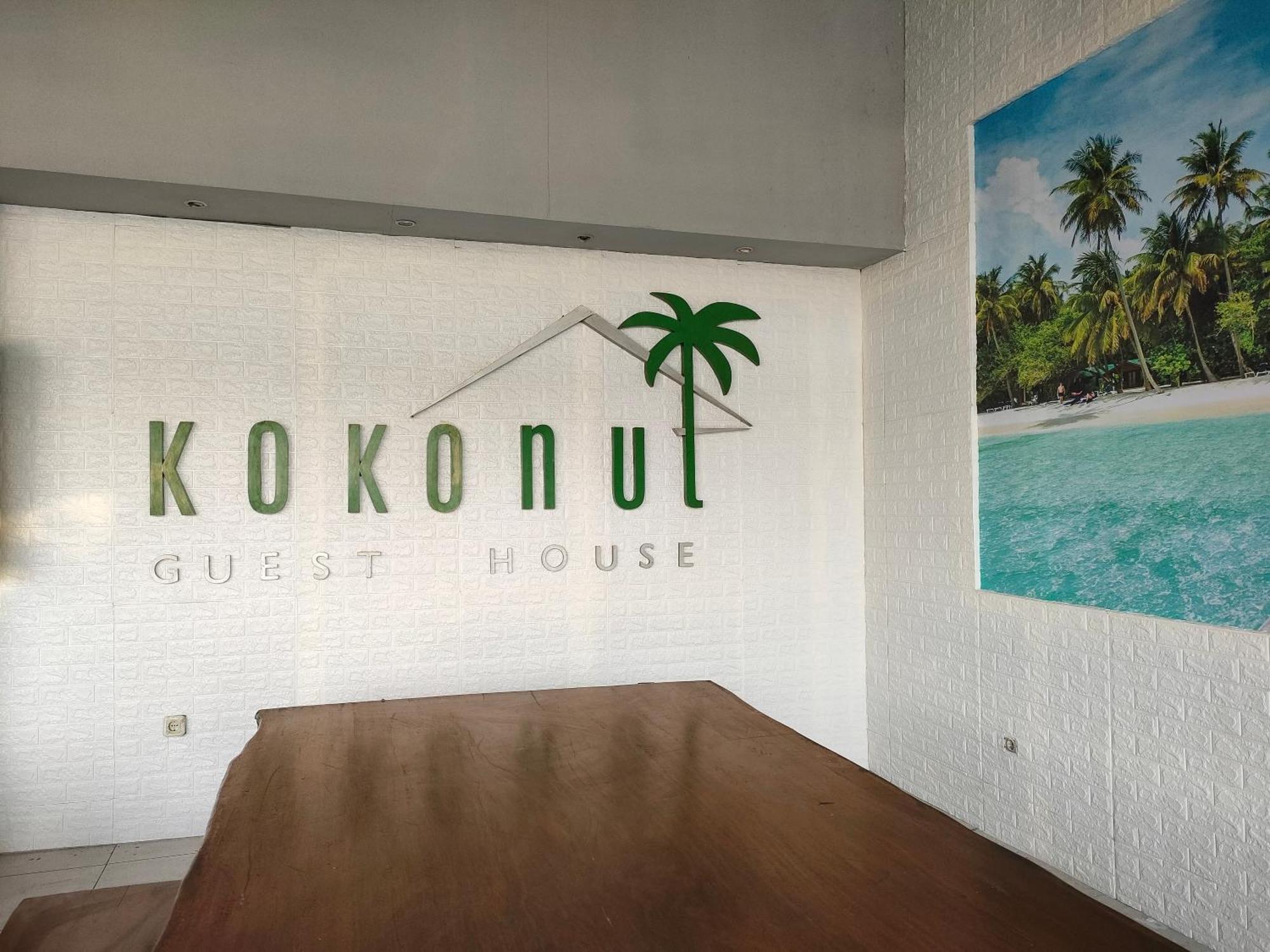 Kokonut Guesthouse Surabaya Luaran gambar