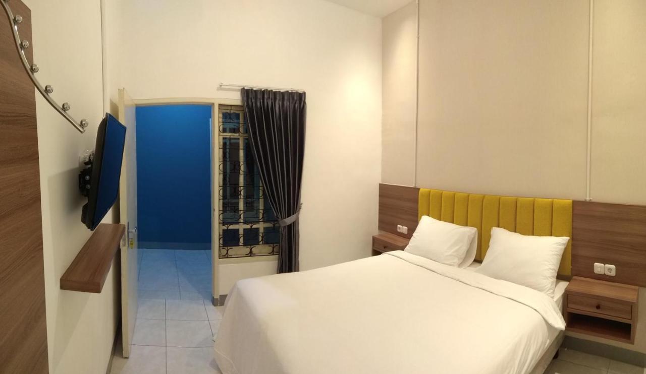Kokonut Guesthouse Surabaya Luaran gambar
